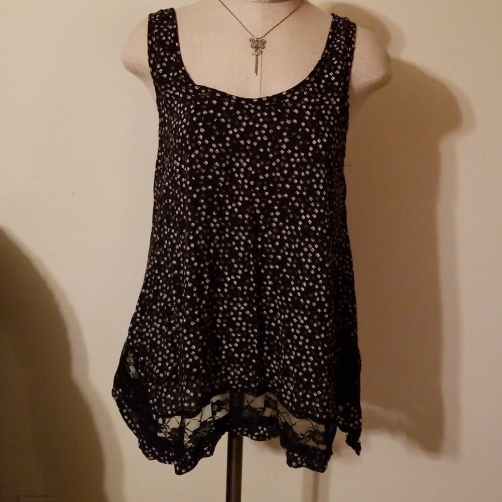 Loose Flow Tank Black Floral Lace Hem Mudd Size S